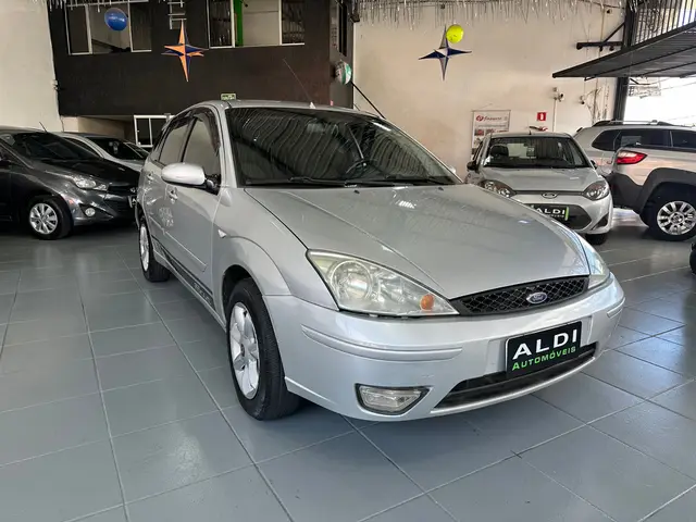 Carro Ford Focus Hatch 2008 GLX 2.0 16V Duratec
