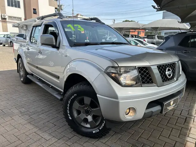 Carro Nissan Frontier 2013 LE Attack 2.5 4X4 (Cab.Dupla) (aut)