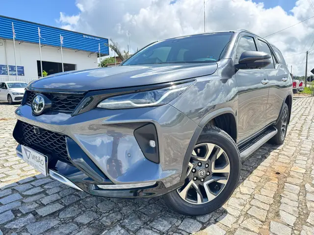 Carro Toyota SW4 2024 SRX Platinum 2.8 Turbodiesel 4x4 (Aut.) (7 Lugares)