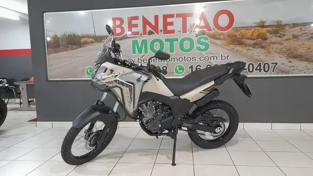 Moto Honda XRE Sahara 300 2025 Adventure