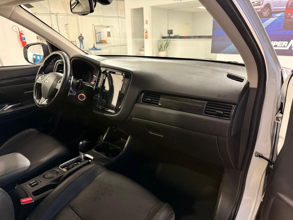 Outlander 2.0 16V CVT