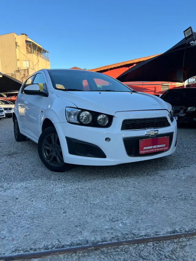 Carro Chevrolet Sonic 2014 Hatch LT 1.6 (Aut)