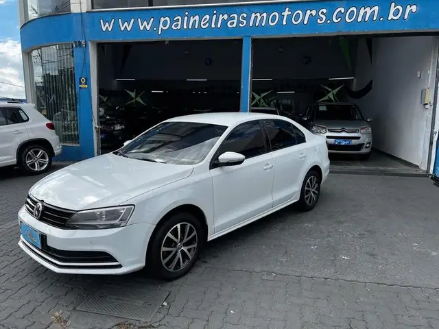 Carro Volkswagen Jetta 2015 2.0 Trendline Tiptronic (Flex)