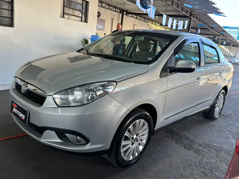 Fiat Grand Siena Essence 1.6 16V (Flex)