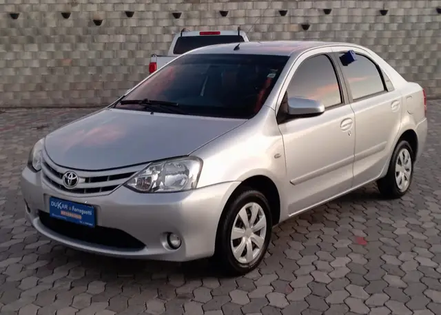 Carro Toyota Etios Sedan 2016 X 1.5 (Flex)