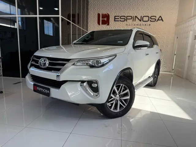 Carro Toyota SW4 2020 2.8 TDI SRX 5L 4x4 (Aut)