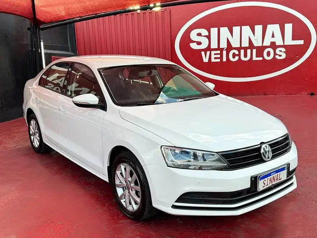 Carro Volkswagen Jetta 2016 2.0 Trendline Tiptronic (Flex)