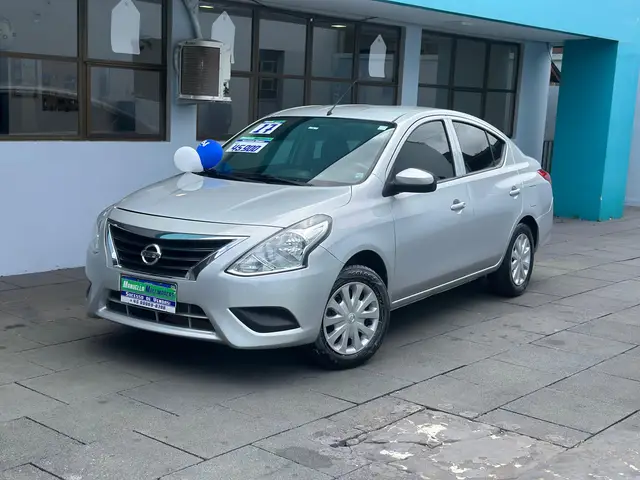 Carro Nissan Versa 2017 1.0 12V (Flex)