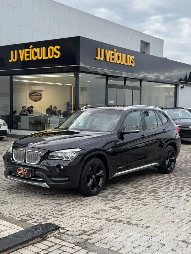 Carro BMW X1 2014 2.0 sDrive20i (Aut)