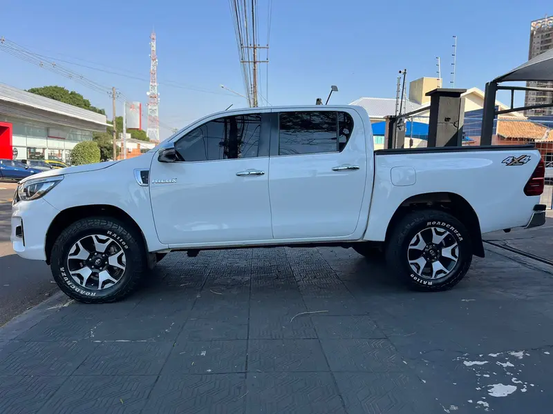 Toyota Hilux Cabine Dupla Hilux 2.8 TDI SRX CD 4x4 (Aut)