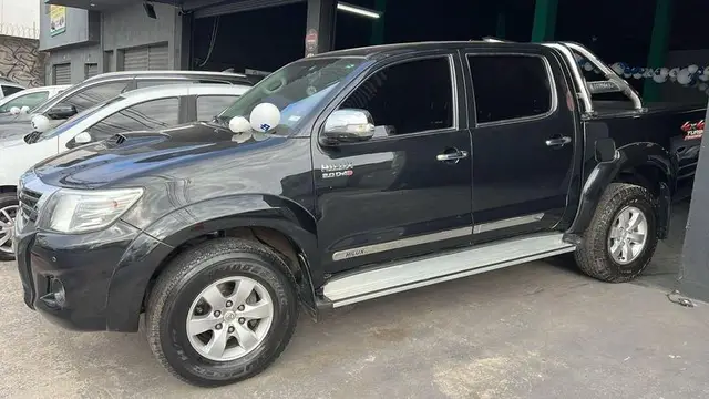 Carro Toyota Hilux Cabine Dupla 2015 Hilux 2.7 4x4 CD STD (Flex)