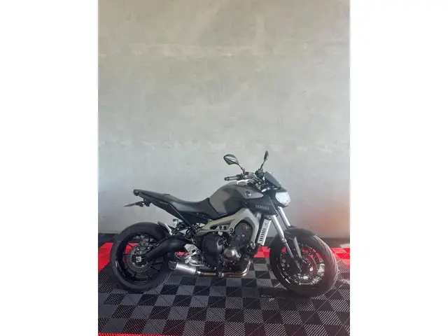 Carro Yamaha MT-09  2015 ABS