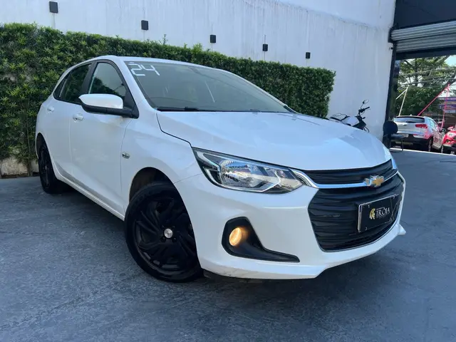 Carro Chevrolet Onix Plus 2024 LT 1.0