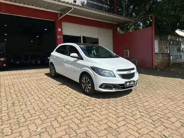 Carro Chevrolet Onix 2015 1.4 LTZ SPE/4 (Aut)