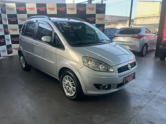 Carro Fiat Idea 2012 Attractive 1.4 8V (Flex)
