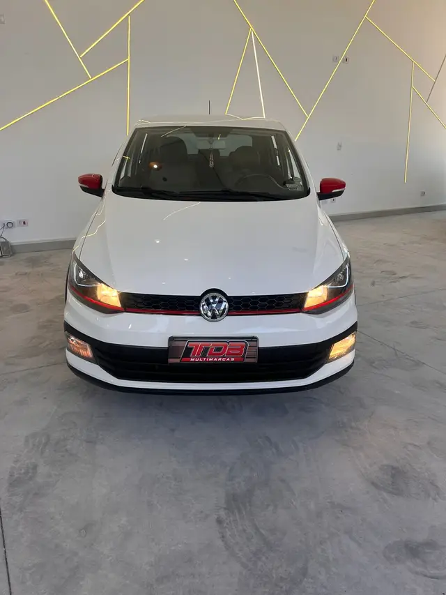 Carro Volkswagen Fox 2016 1.6 16v MSI Pepper (Flex)