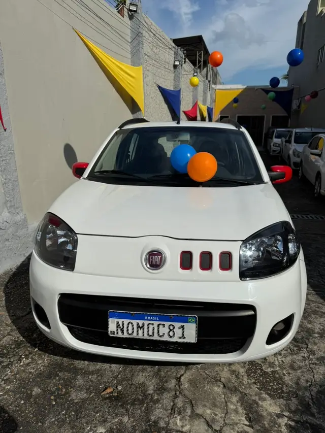 Carro Fiat Uno 2014 Vivace College 1.0 8V (Flex) 4p