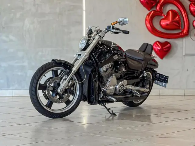 Carro Harley-Davidson V Rod Custom 2013 1250cc MUSCLE VRSCF