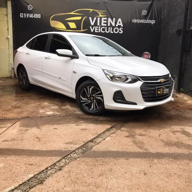 Carro Chevrolet Onix Plus 2020 1.0 LT (Flex)