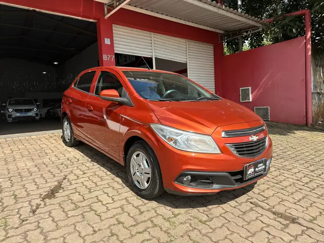 Carro Chevrolet Onix 2013 1.0 LT SPE/4