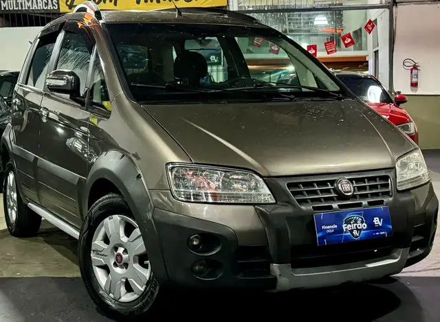 Carro Fiat Idea 2010 Adventure 1.8 Dualogic (Flex)