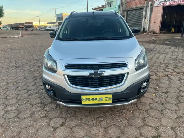 Carro Chevrolet Spin 2016 Activ 1.8 (Flex) (Aut)