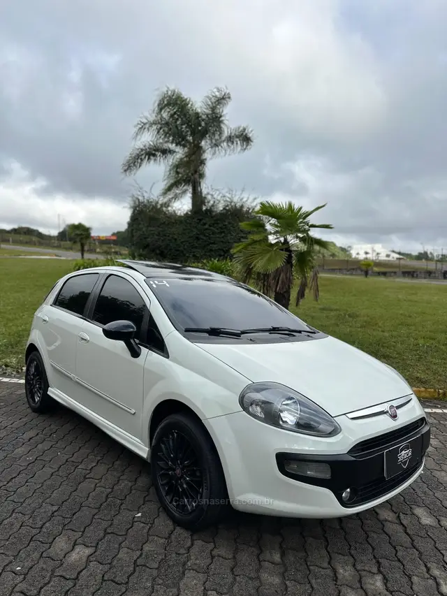 Carro Fiat Punto 2014 Sporting 1.8 16V (Flex)