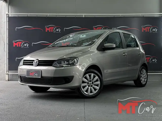 Carro Volkswagen Fox 2014 1.0 TEC (Flex) 4p