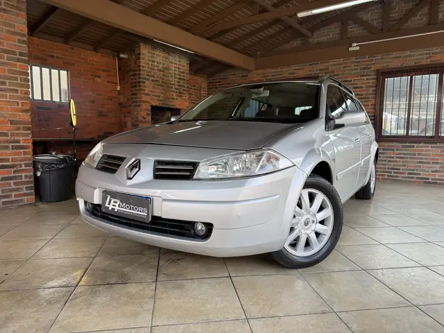 Carro Renault Megane Grand Tour 2013 Mégane Grand Tour Dynamique 1.6 16V (flex)