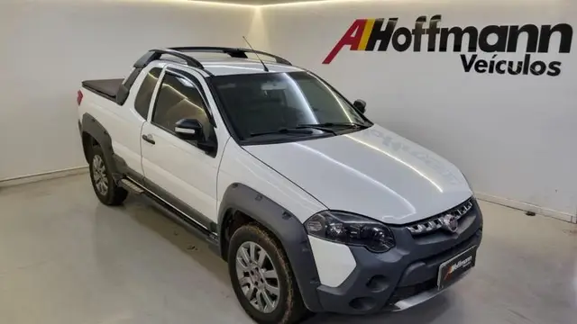 Carro Fiat Strada 2015 Adv.1.8 16V Dualogic Flex CD