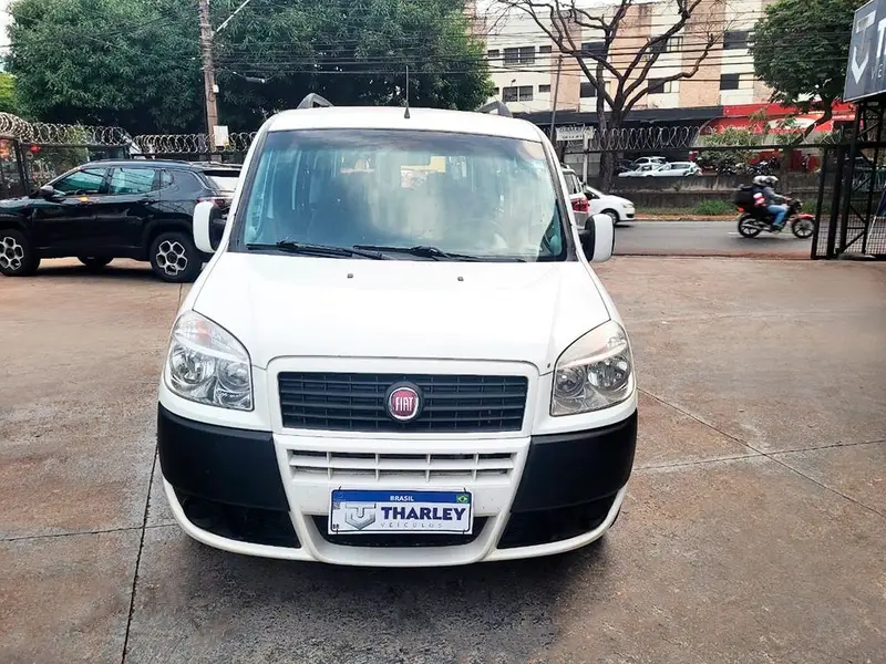 Fiat Doblò Attractive 1.4 8V (Flex)