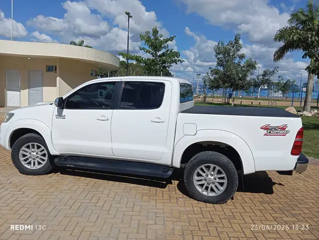 Carro Toyota Hilux Cabine Dupla 2015 Hilux 3.0 TDI 4x4 CD SRV (Aut)