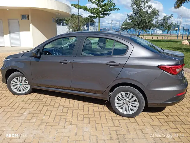 Carro Fiat Cronos 2024 Drive 1.0