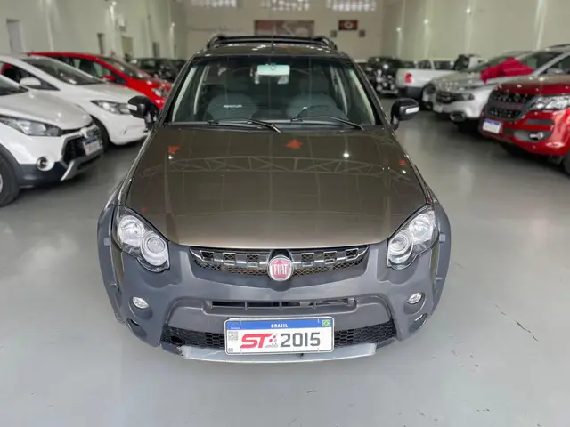 Carro Fiat Strada 2015 Adventure 1.8 16V (Flex) (Cabine Dupla)