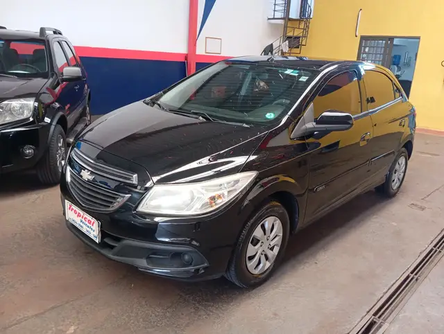 Carro Chevrolet Onix 2013 1.0 LT SPE/4
