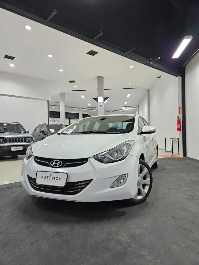 Carro Hyundai Elantra 2013 Sedan 1.8 GLS (aut)