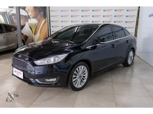 Carro Ford Focus Hatch 2016 Titanium 2.0 PowerShift