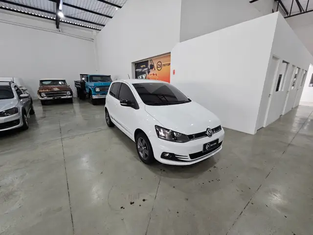 Carro Volkswagen Fox 2019 1.6 MSI Connect I-Motion (Flex)