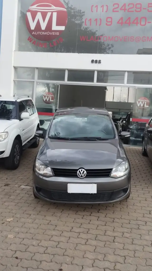 Carro Volkswagen Fox 2014 1.0 TEC (Flex) 4p