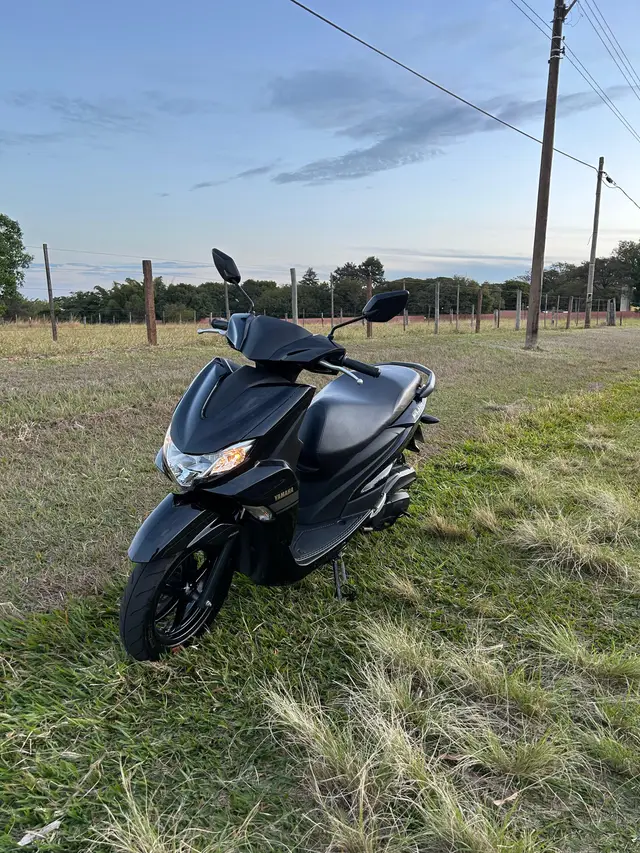 Moto Yamaha Fluo 2024 ABS
