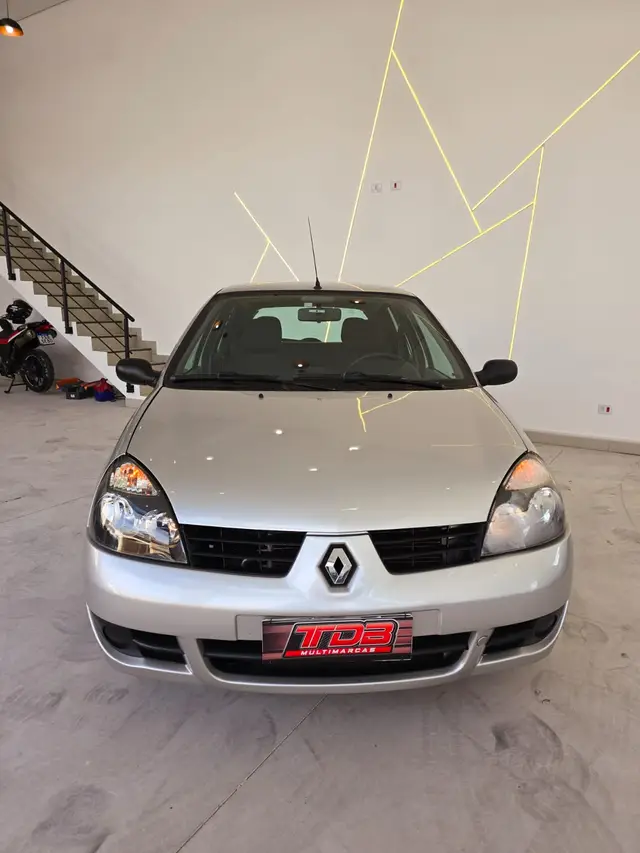 Carro Renault Clio 2011 Hi-Flex 1.0 16V 3p