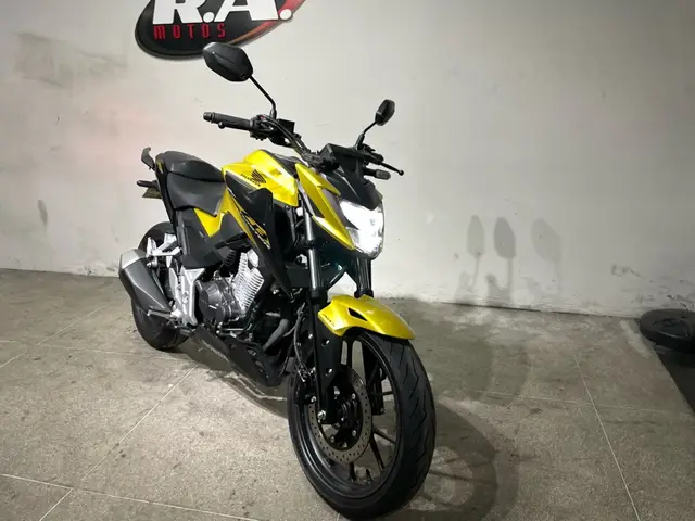 Moto Honda CB 300F Twister 2024 (CBS)