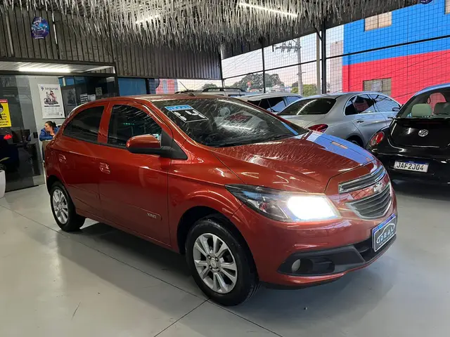 Carro Chevrolet Onix 2014 1.0 Loolapalooza SPE/4