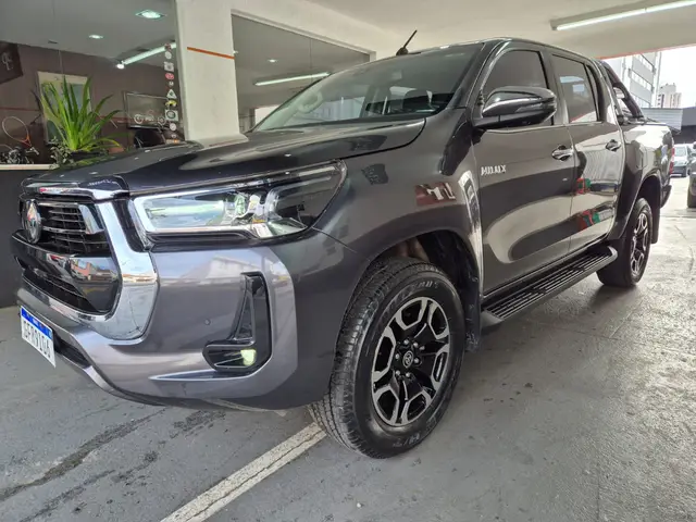 Carro Toyota SW4 2022 SRX 2.8 turbodiesel 5L 4x4 (Aut)
