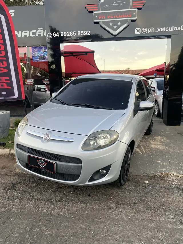 Carro Fiat Palio 2013 Attractive 1.0 8V (Flex)