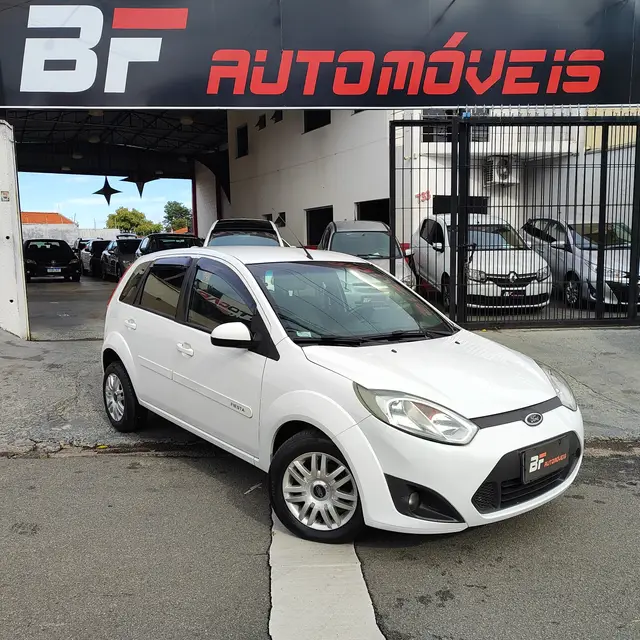 Carro Ford Fiesta Hatch 2014 SE Rocam 1.6 (Flex)