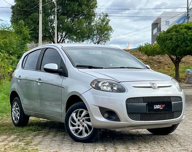 Carro Fiat Palio 2013 Attractive 1.4 8V (Flex)