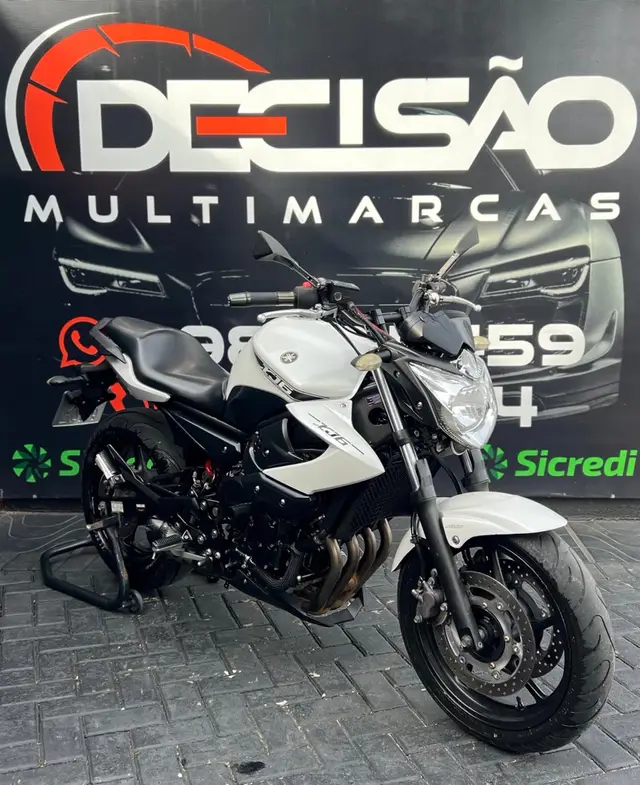 Carro Yamaha XJ6 N 2012 XJ6 N/ABS