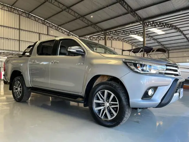 Carro Toyota Hilux Cabine Dupla 2017 Hilux 2.7 SR CD 4x2 (Flex) (Aut)