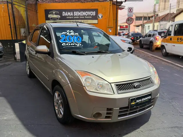 Carro Ford Fiesta Sedan 2010 1.6 (Flex)